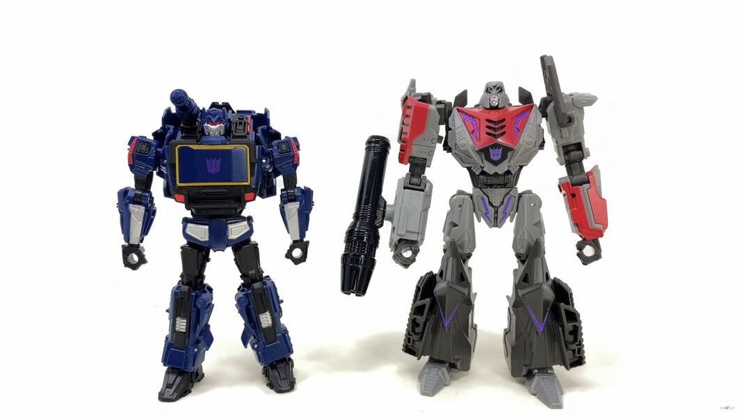 Image Of Soundwave & Optimus Prime  From Transformers Reactivate Game  (14 of 34)